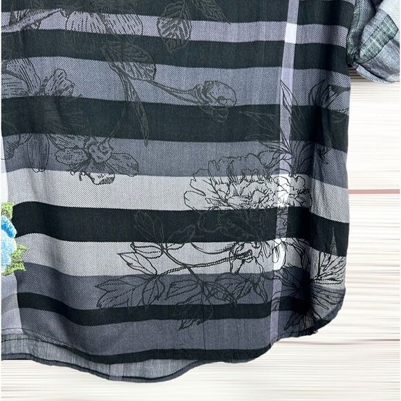 DESIGUAL LAURA ILLA Embroidered Gray Blouse Top Shirt V-neck Roll Tab Sleeve M-L - Picture 6 of 15